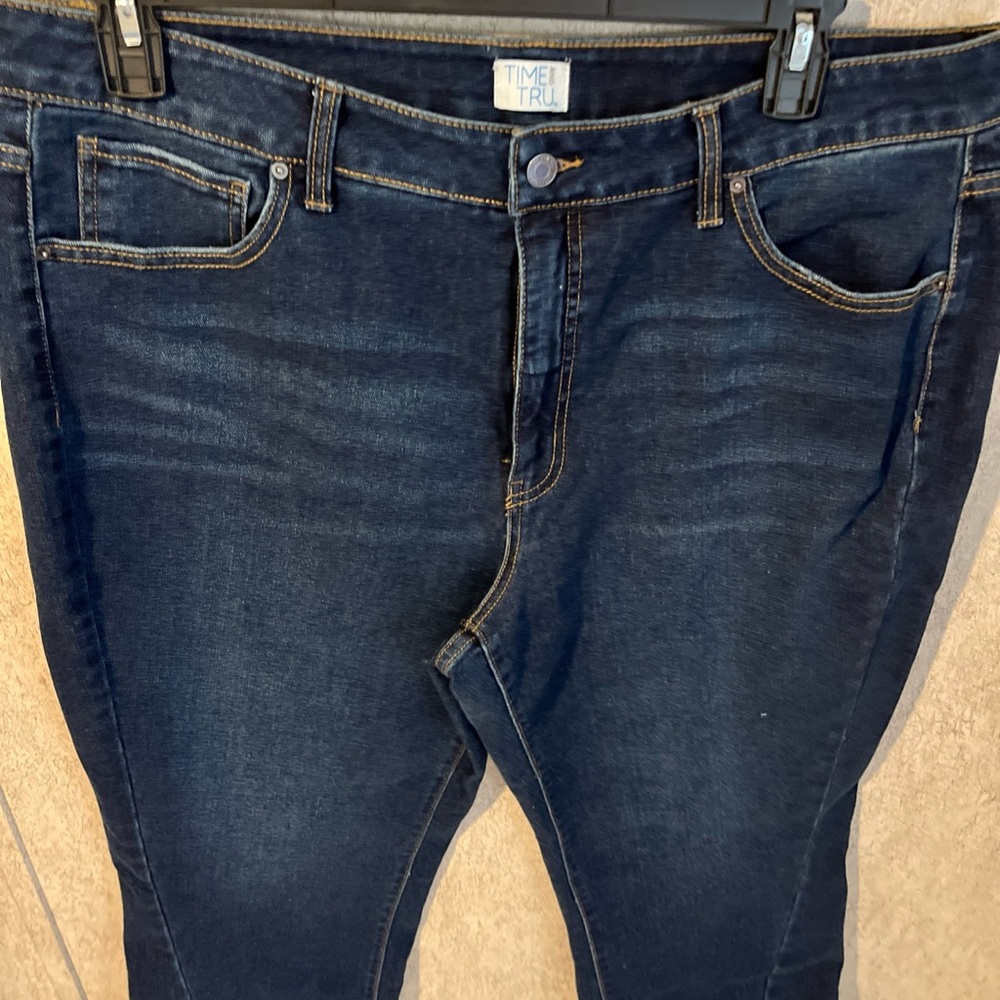Time and Tru Dark Blue Straight Leg Jeans with hem slit stretchy 18 reg - Picture 2 of 10